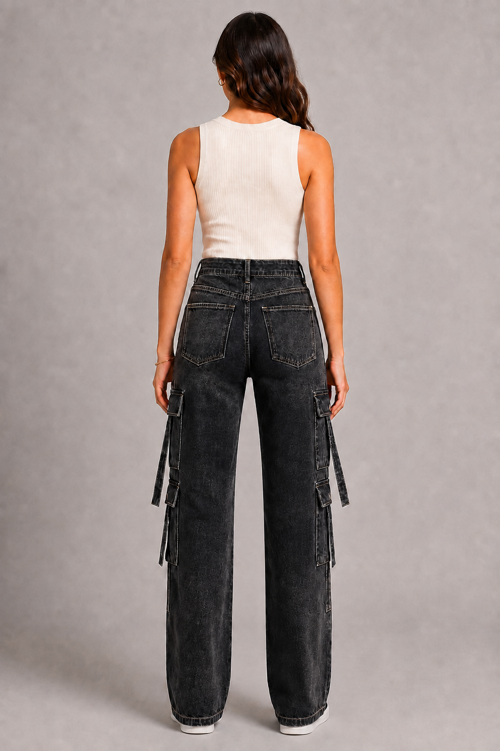 Women’s High-Rise Straight-Fit Cargo Jeans – Washed Denim Black / JET BLACK